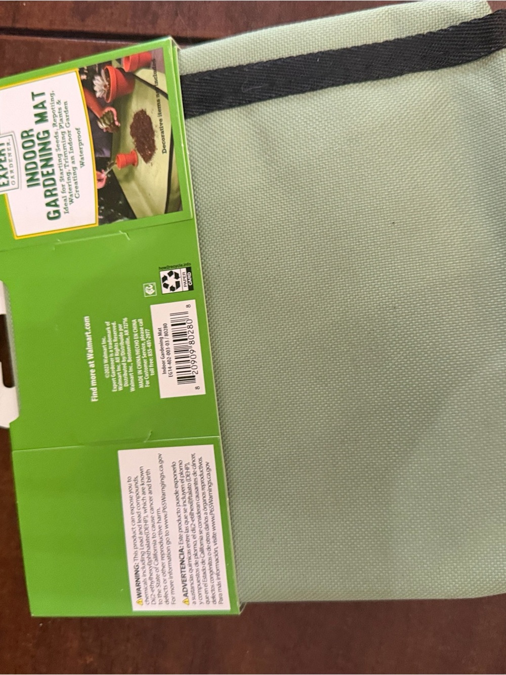 Indoor Gardening Mat in Light Green - Picture 3 of 3